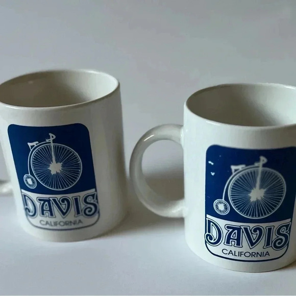 Vintage Davis California Bicycle Coffee Mugs Quessenberry Drug Store Set of 2 - Picture 3 of 6